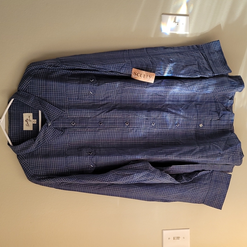 Scully snap button western shirt. Never wore lost weight